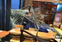 Kad vam prijatelji drže satove vožnje – završite u restoranu brze hrane!