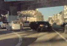 Krađa usred raskrsnice. Razbili stražnje staklo i odvezli se sa skupocjenom opremom! (video)