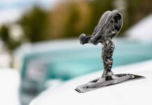 110 godina figurice “SPIRIT OF ECSTASY”. Nevjerovatna priča o najpoznatijoj maskoti u automobilskoj industriji