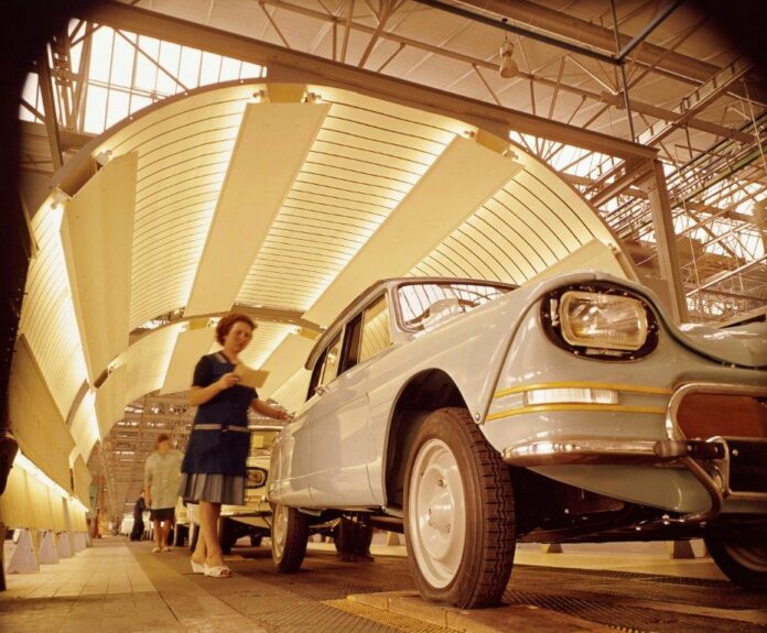 CITROEN_AMI6_USINE_RENNES_LA_JANAIS_INTERIEUR
