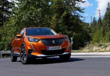 Povratak u prošlost. Zbog nedostatka čipova BMW proizvodi vozila bez touchscreena!