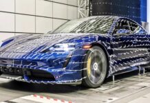 Porsche radi na automobilu koji vibrira