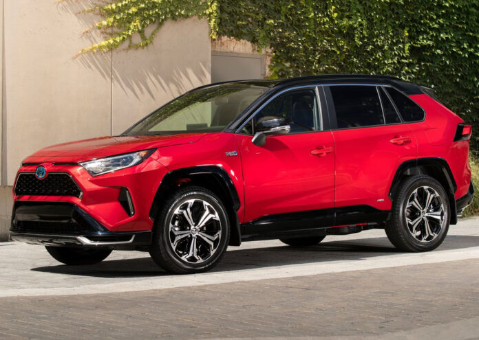 Toyota-RAV4_Prime-696x495