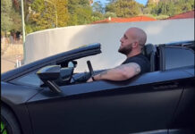 Kad si visok 2 metra, a želiš voziti Lamborghini Aventador (video)