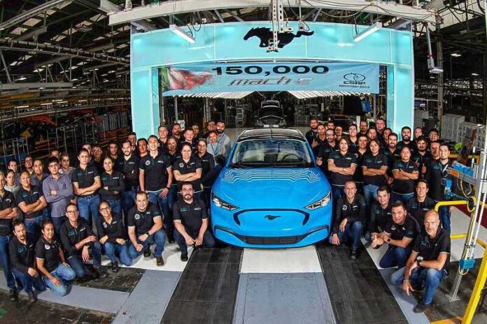 fordmustangmache-150000