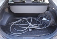 Kako se Tesla Cybertruck ponaša izvan ceste? (video)